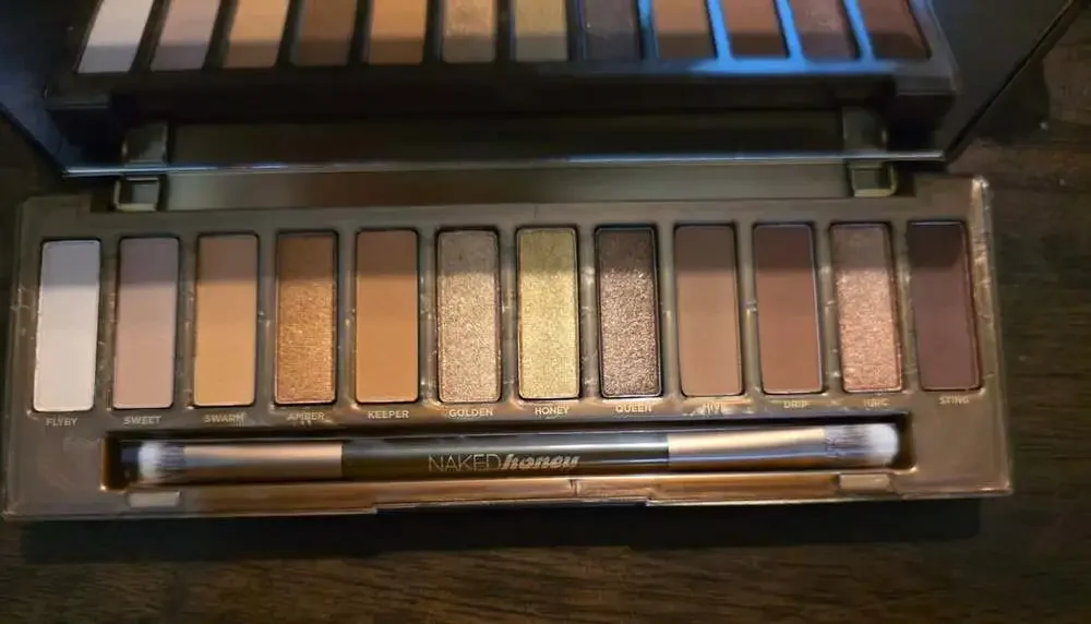 Urban Decay Naked Honey Eyeshadow Palette Brand New In Box - Never Used!